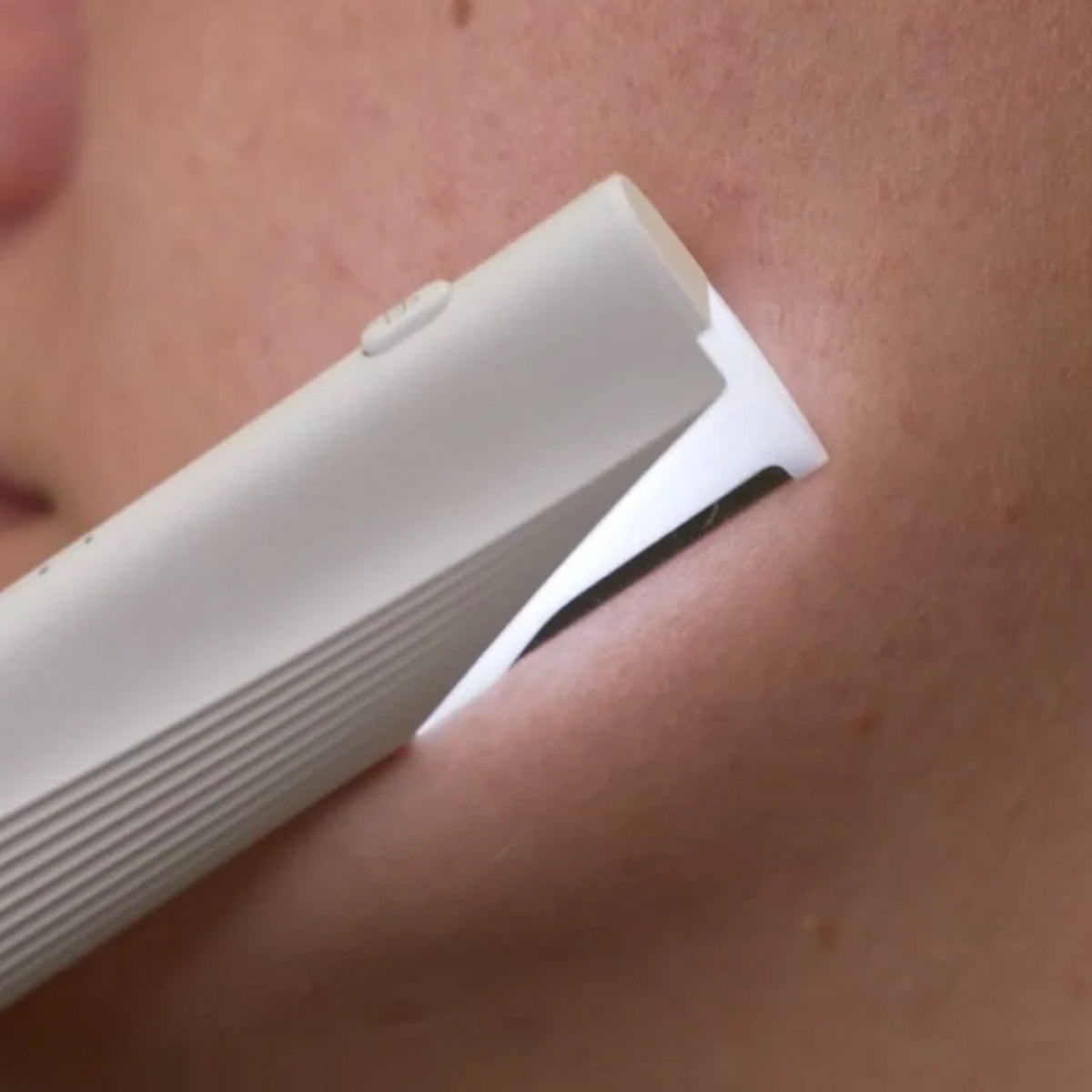 Sonic Facial Exfoliator with LED Light & 3 Speed Settings for Smooth Skin & Peach Fuzz Removal at Home | Thomler