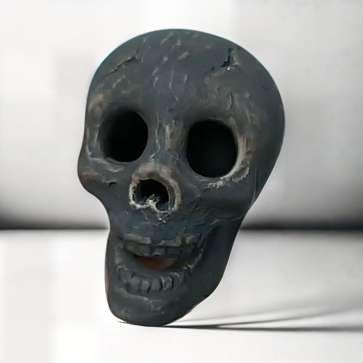 Ceramic Skull Fire Ornament – Reusable Halloween Campfire & Pit Decor for Spooky Outdoor Gatherings | Thomler