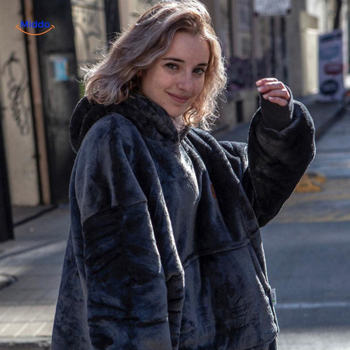 USB-Powered Heated Pullover with Triple-Zone Warmth for Men & Women | Thomler