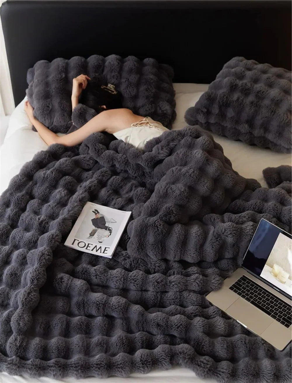 All-Season Throw Blanket for Couch Bed Sofa Year-Round Warmth Soft Fleece Cover Machine Washable Home Comfort | Thomler