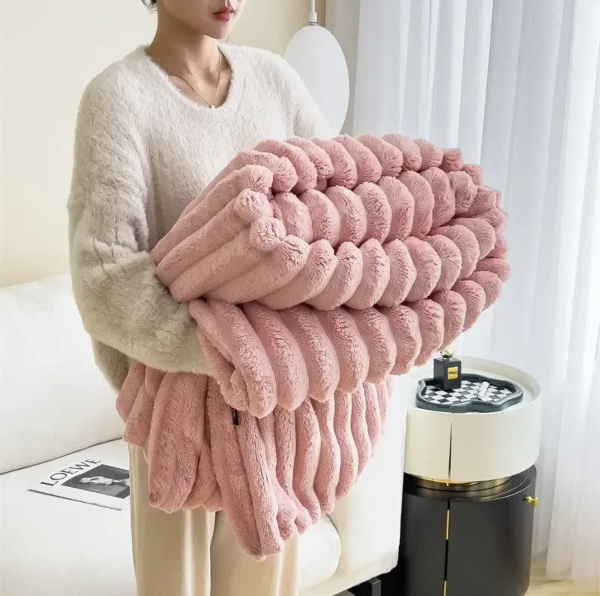 Plush Faux Fur Throw Blanket – Ultra Soft Cozy Fleece for Couch, Bed & Living Room Decor in Gray, Cream, Pink, Brown & Green Colors | Thomler