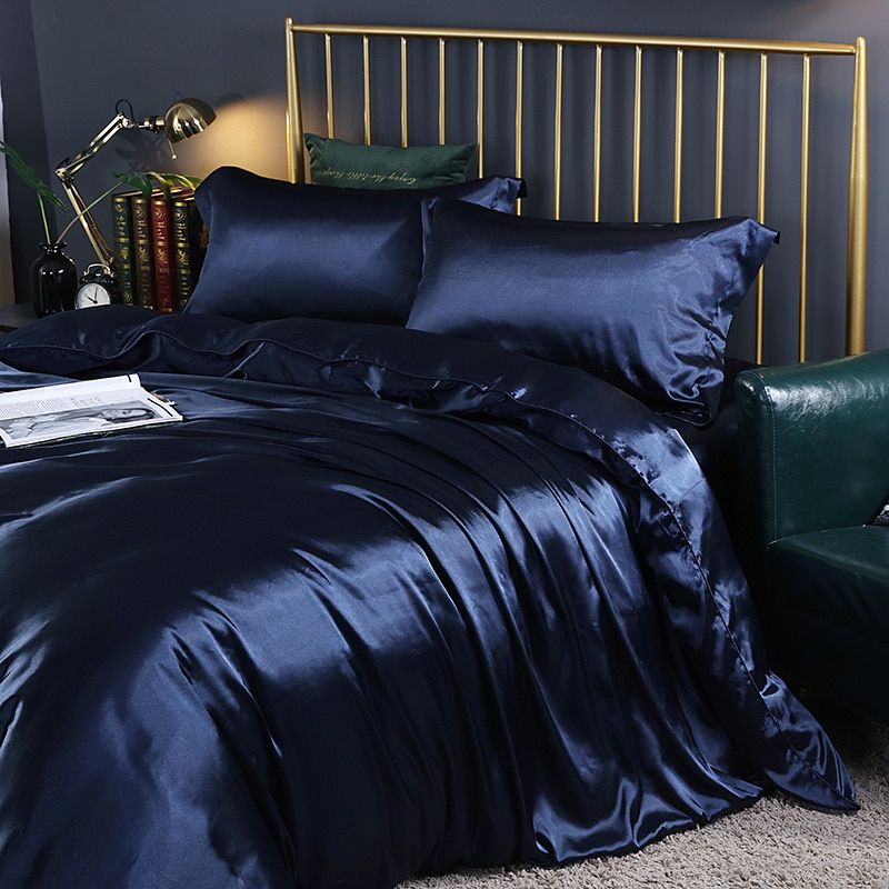 Luxurious Silk Bedding Set – 4-Piece Complete Sleep Solution for Year-Round Comfort | Thomler