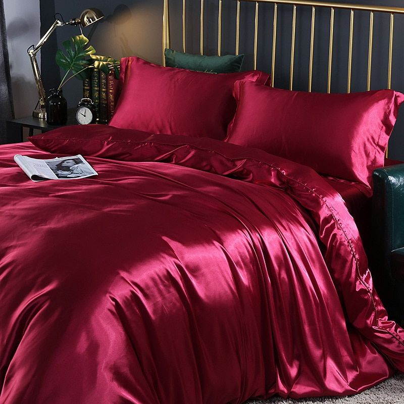 Luxurious Silk Bedding Set – 4-Piece Complete Sleep Solution for Year-Round Comfort | Thomler
