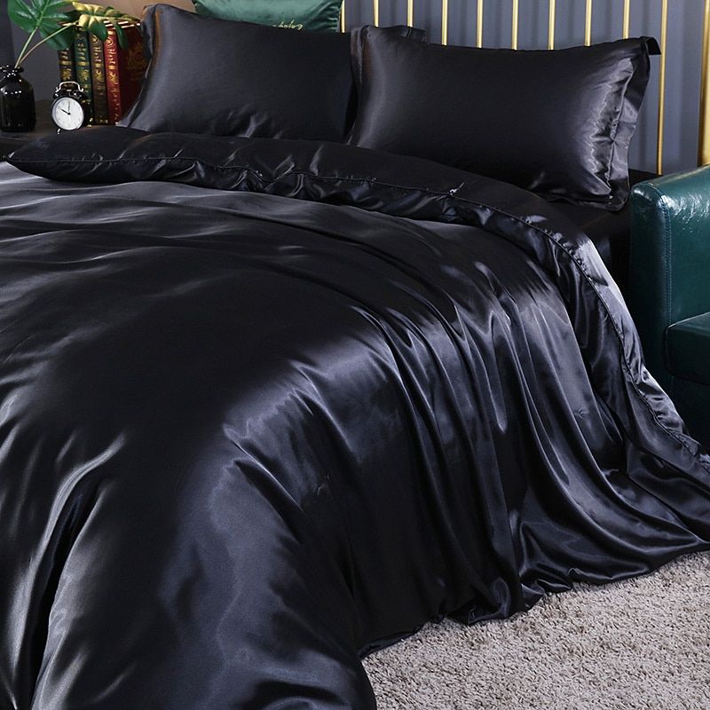 Silky Satin 4-Piece Sheet Set – Duvet Cover, Fitted Sheet & 2 Pillowcases – Temperature-Regulating Bedding for Year-Round Comfort | Thomler