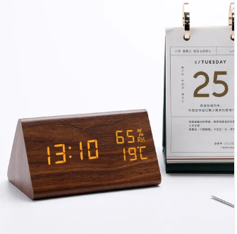 Voice-Activated Wooden LED Clock – Natural Grain Display for Bedroom or Living Room | Thomler