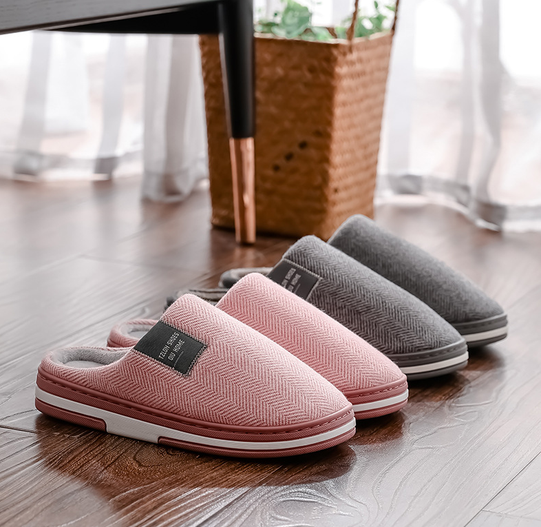 Men's Memory Foam Slippers with Non-Slip Sole – Warm Plush Indoor House Shoes for Winter, Slip-On Cushioned Moccasin Style | Thomler