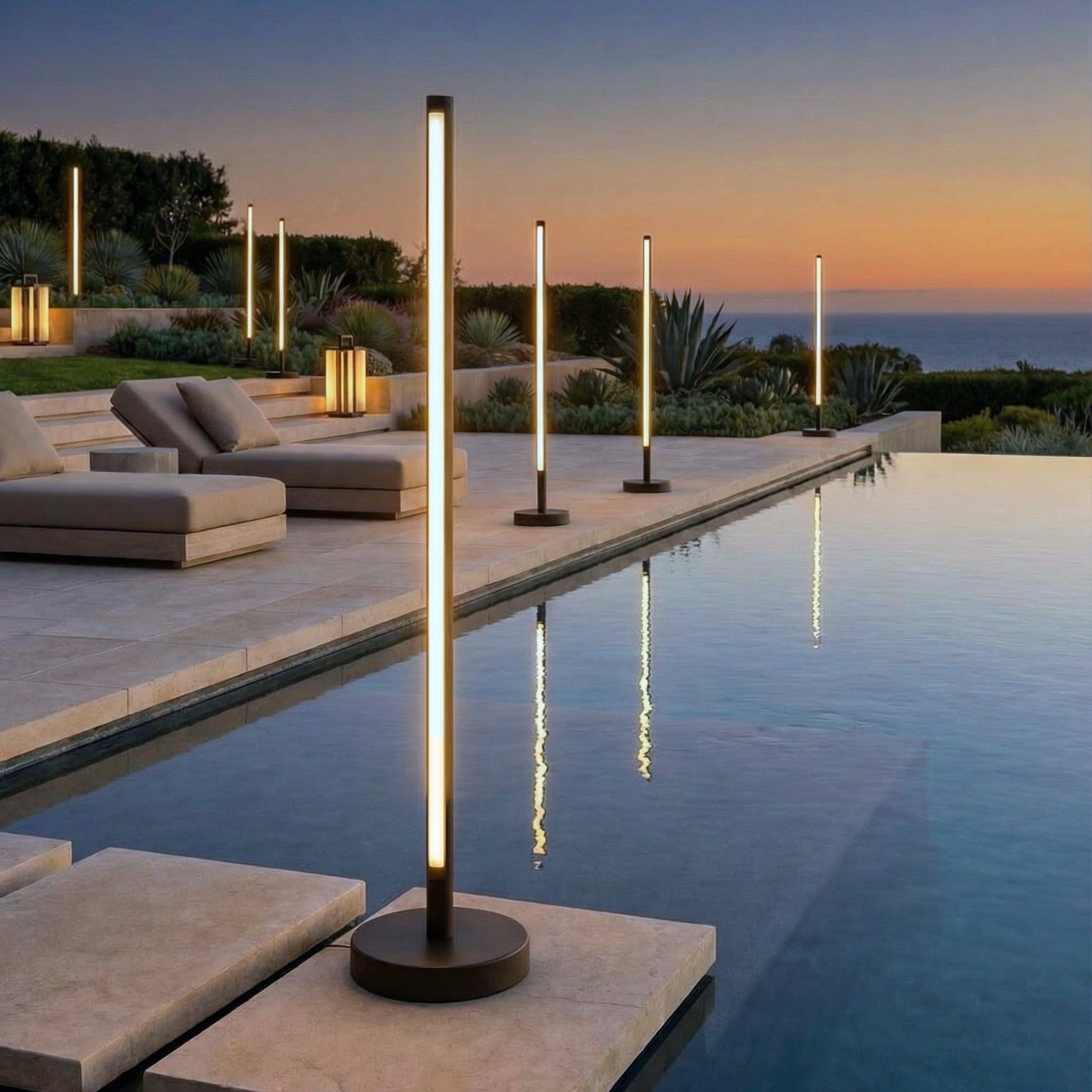 Solar-Powered Patio Floor Lamp with Wireless Charging for Outdoor Spaces | Thomler