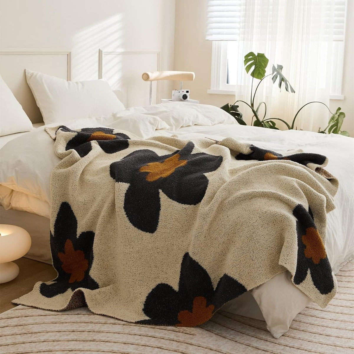 Hand-Knit Floral Throw Blanket – Cozy Layer for Sofa, Bed & Year-Round Comfort | Thomler