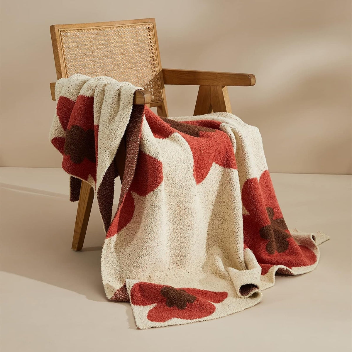 Hand-Knit Floral Throw Blanket – Cozy Layer for Sofa, Bed & Year-Round Comfort | Thomler