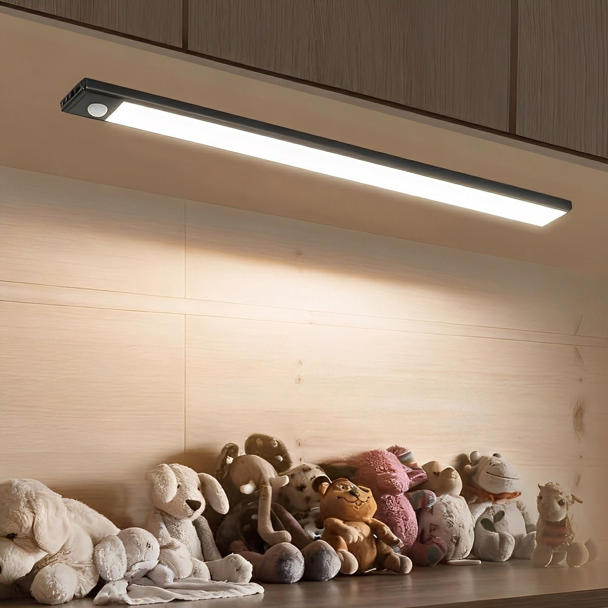 Cabinet Light Aluminium 60.0 cm Motion Sensor USB Rechargeable Kitchen Wardrobe Under Cabinet LED Strip Lighting | Thomler
