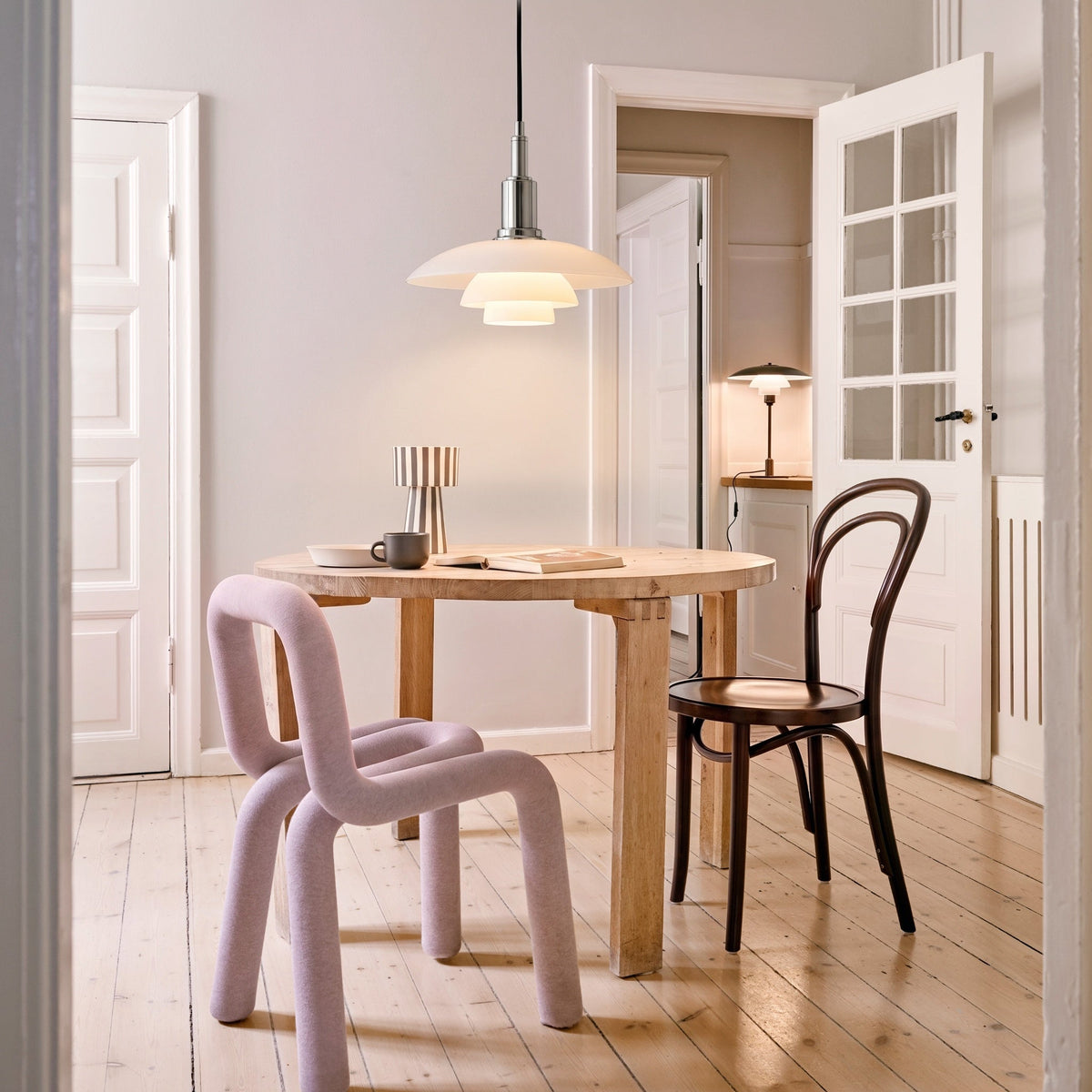 Scandinavian Glass Pendant Light, Adjustable Height Ceiling Fixture, E27 Socket, Minimalist Hanging Lamp for Kitchen Island, Dining Room | Thomler