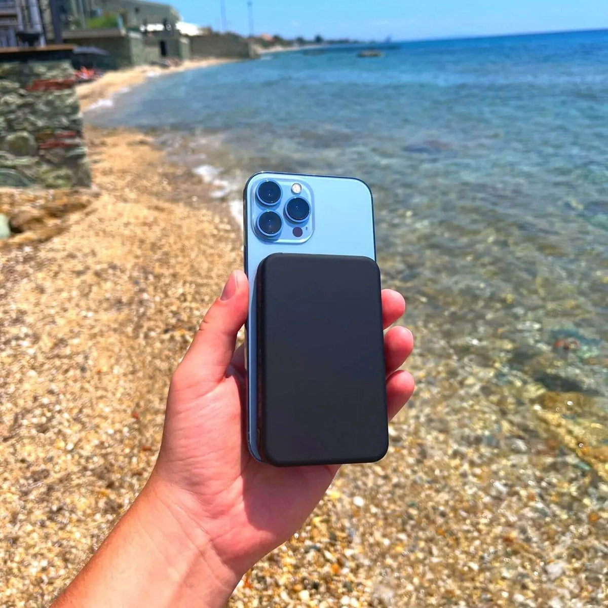 Magnetic Battery Pack for iPhone – Snap-On Wireless Charging Solution | Thomler