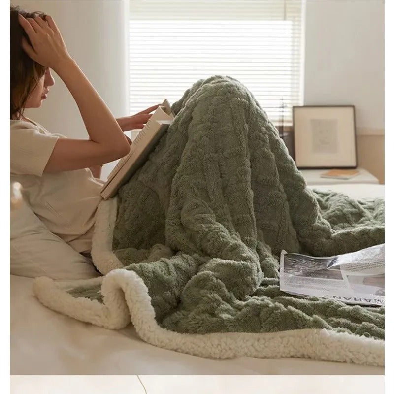 Plush Lamb Wool & Fleece Winter Blanket for Couch and Bed – Insulating Heavyweight Throw for Cold Nights | Thomler
