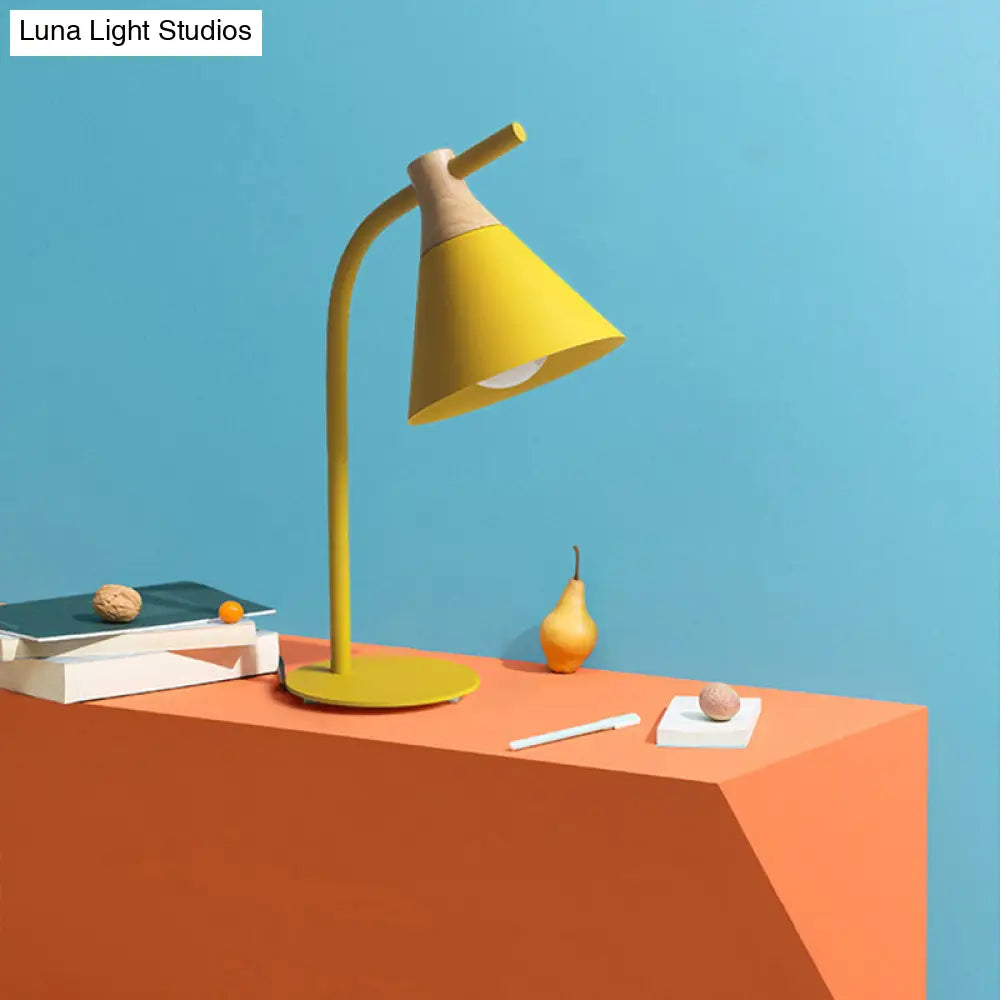 Adjustable Desk Lamp with Cone Shade – Metal Gooseneck Reading Light for Nightstand, Bedroom & Home Office | Thomler