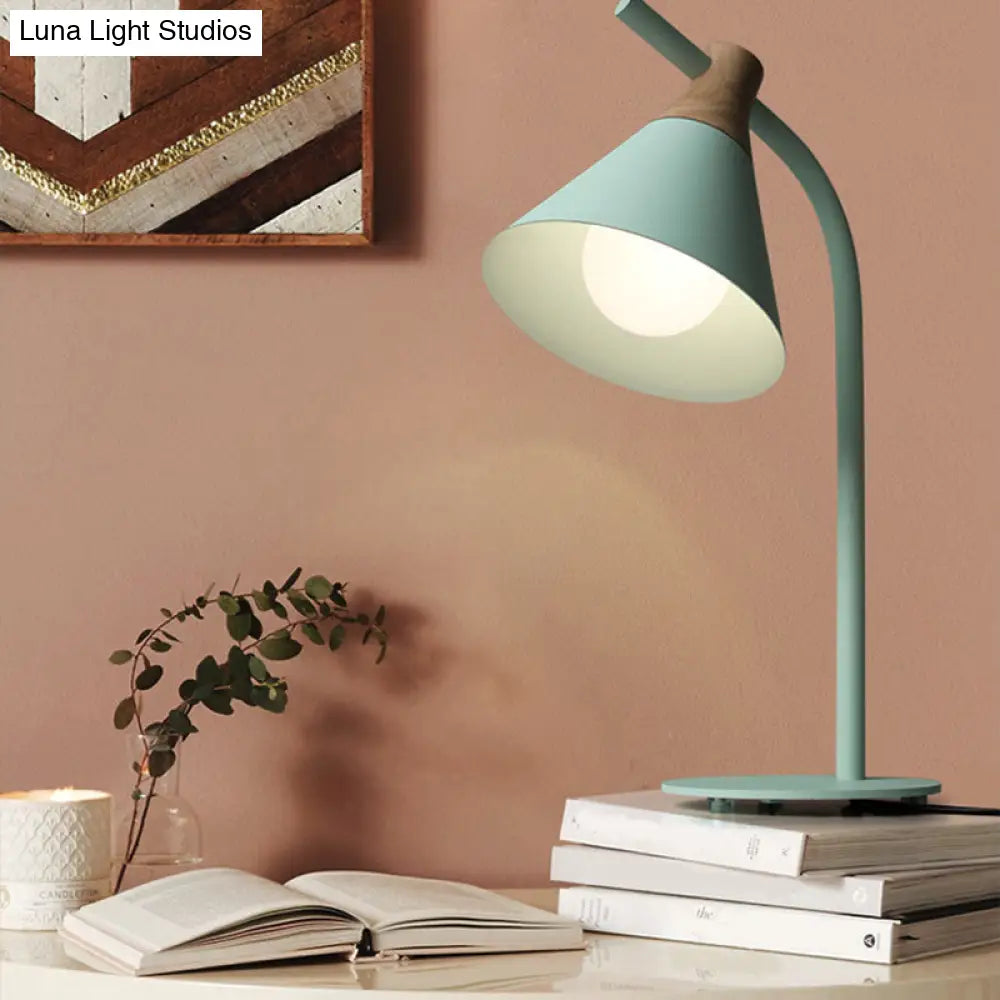Adjustable Desk Lamp with Cone Shade – Metal Gooseneck Reading Light for Nightstand, Bedroom & Home Office | Thomler