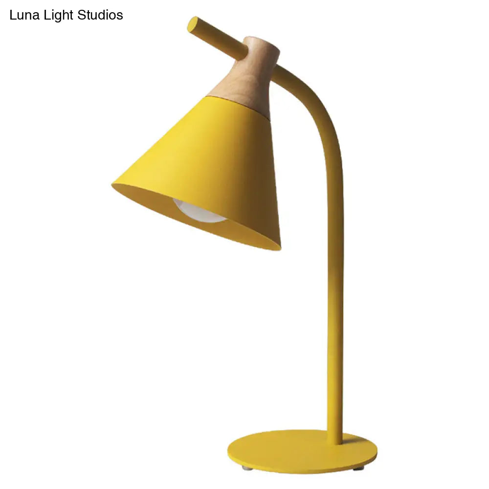 Adjustable Desk Lamp with Cone Shade – Metal Gooseneck Reading Light for Nightstand, Bedroom & Home Office | Thomler