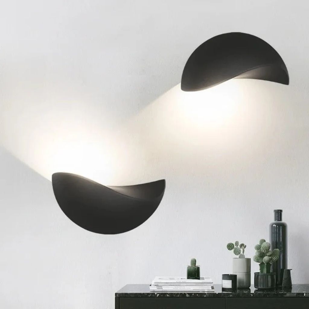 Half-Moon Aluminum LED Sconce – 5W Low-Profile Fixture for Bedroom, Hallway & Porch – IP65 Weatherproof Wall Lighting 3000K-5000K | Thomler