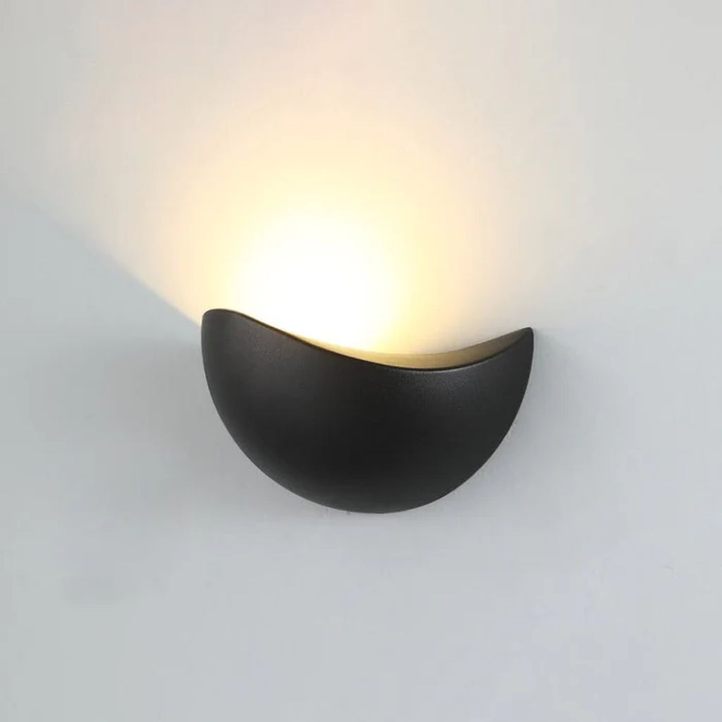 Half-Moon Aluminum LED Sconce – 5W Low-Profile Fixture for Bedroom, Hallway & Porch – IP65 Weatherproof Wall Lighting 3000K-5000K | Thomler