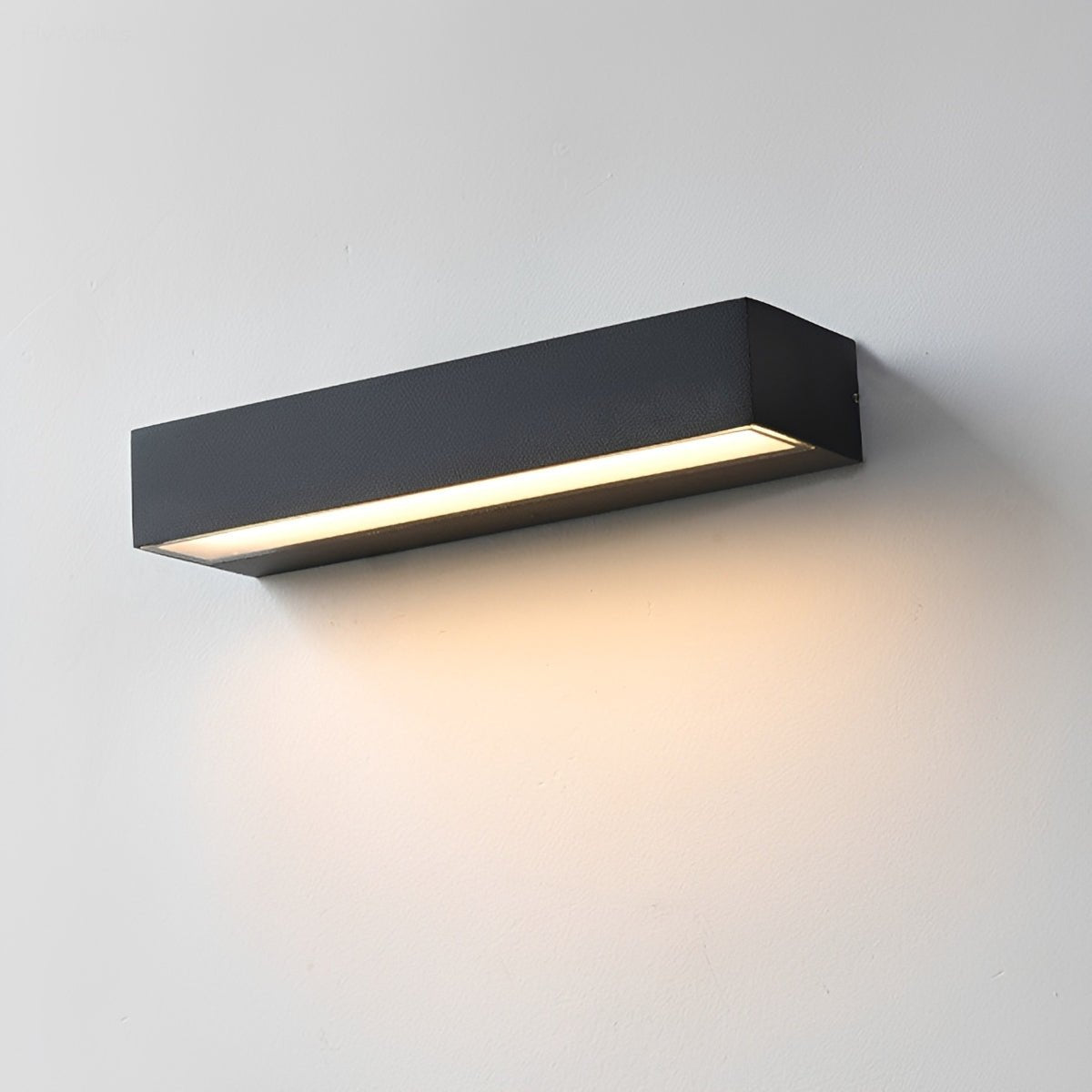 IP65 Weather-Resistant LED Strip Exterior Sconce for Entry & Porch – Die-Cast Aluminum, Hardwired, 110-265V, Multiple Lengths & Temperatures | Thomler