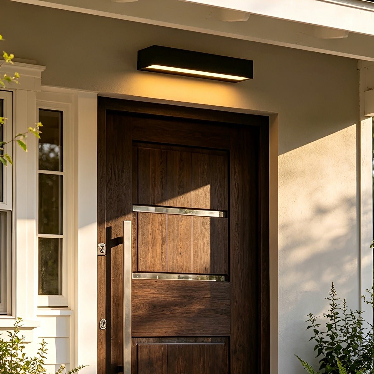 IP65 Weather-Resistant LED Strip Exterior Sconce for Entry & Porch – Die-Cast Aluminum, Hardwired, 110-265V, Multiple Lengths & Temperatures | Thomler