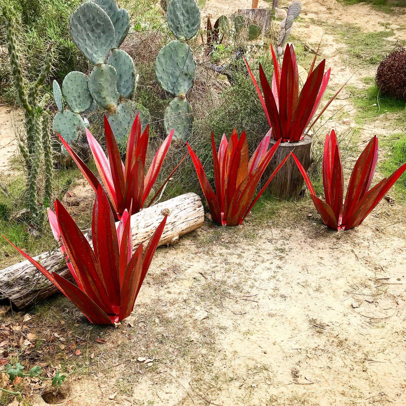 Garden Statue Metal Agave Weather Resistant Indoor Outdoor Patio Landscape Decor Rustic Sculpture Yard Accent | Thomler
