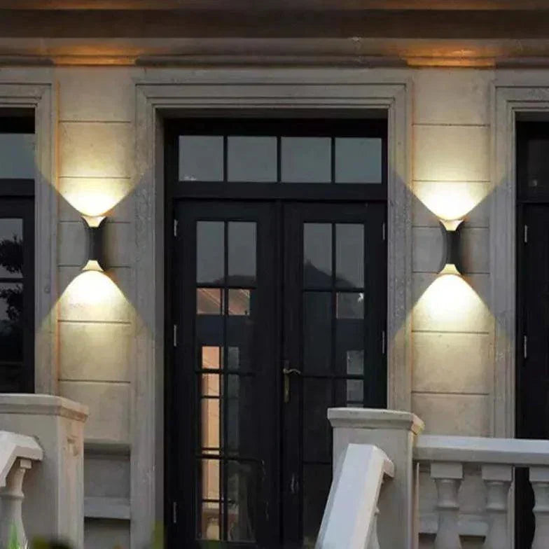 Outdoor Wall Light with Integrated LED – Weather-Resistant Metal Sconce for Porch, Patio & Garden | Thomler