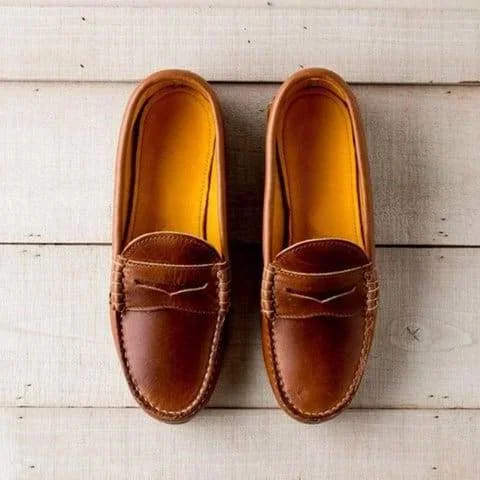 Women's Slip-On Loafers – Low Heel Vegan Leather Shoes for Everyday Comfort & Retro Style – Round Toe Casual Flats for Office, Travel & | Thomler