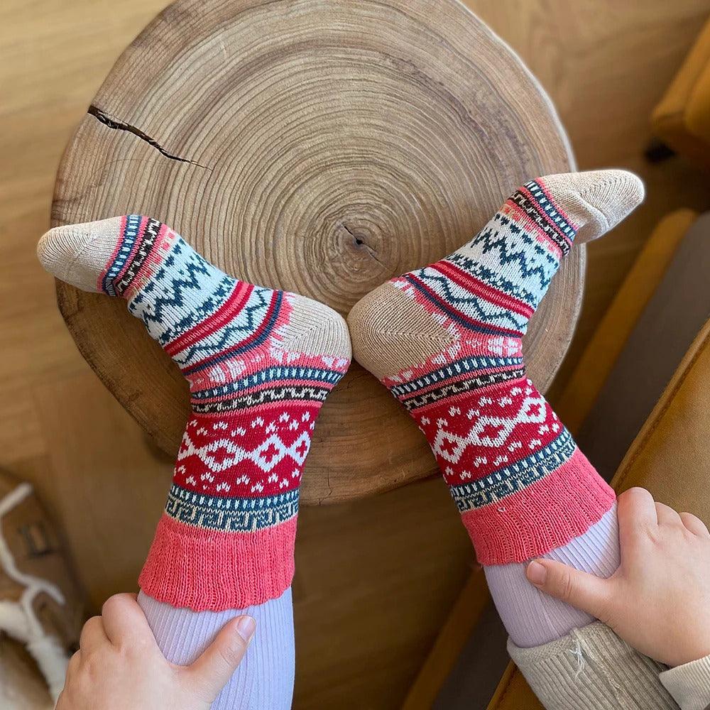 Thick Wool Blend Crew Socks for Winter – Insulated Thermal Socks with Traditional Nordic Patterns for Men & Women | Thomler