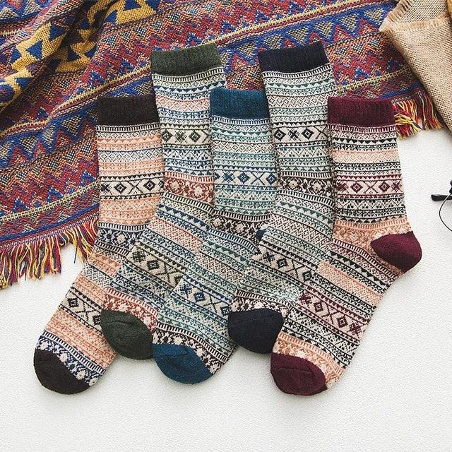 Thick Wool Blend Crew Socks for Winter – Insulated Thermal Socks with Traditional Nordic Patterns for Men & Women | Thomler