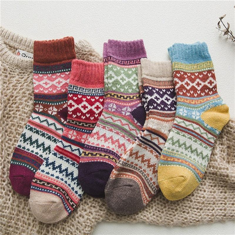 Thick Wool Blend Crew Socks for Winter – Insulated Thermal Socks with Traditional Nordic Patterns for Men & Women | Thomler