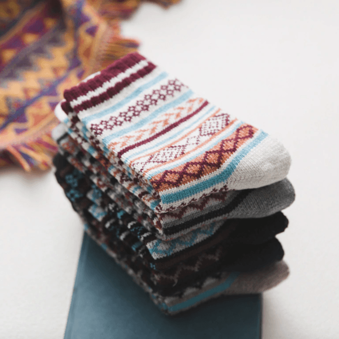 Thick Wool Blend Crew Socks for Winter – Insulated Thermal Socks with Traditional Nordic Patterns for Men & Women | Thomler
