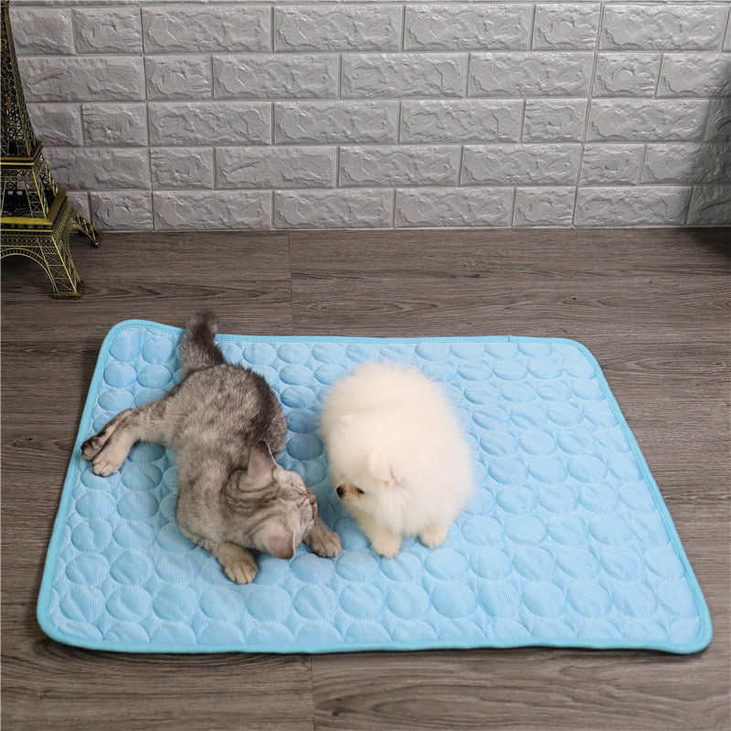 Temperature-Regulating Pet Pad for Dogs & Cats – Self-Cooling Cushion for Summer Heat, Portable Travel-Ready Mat | Thomler
