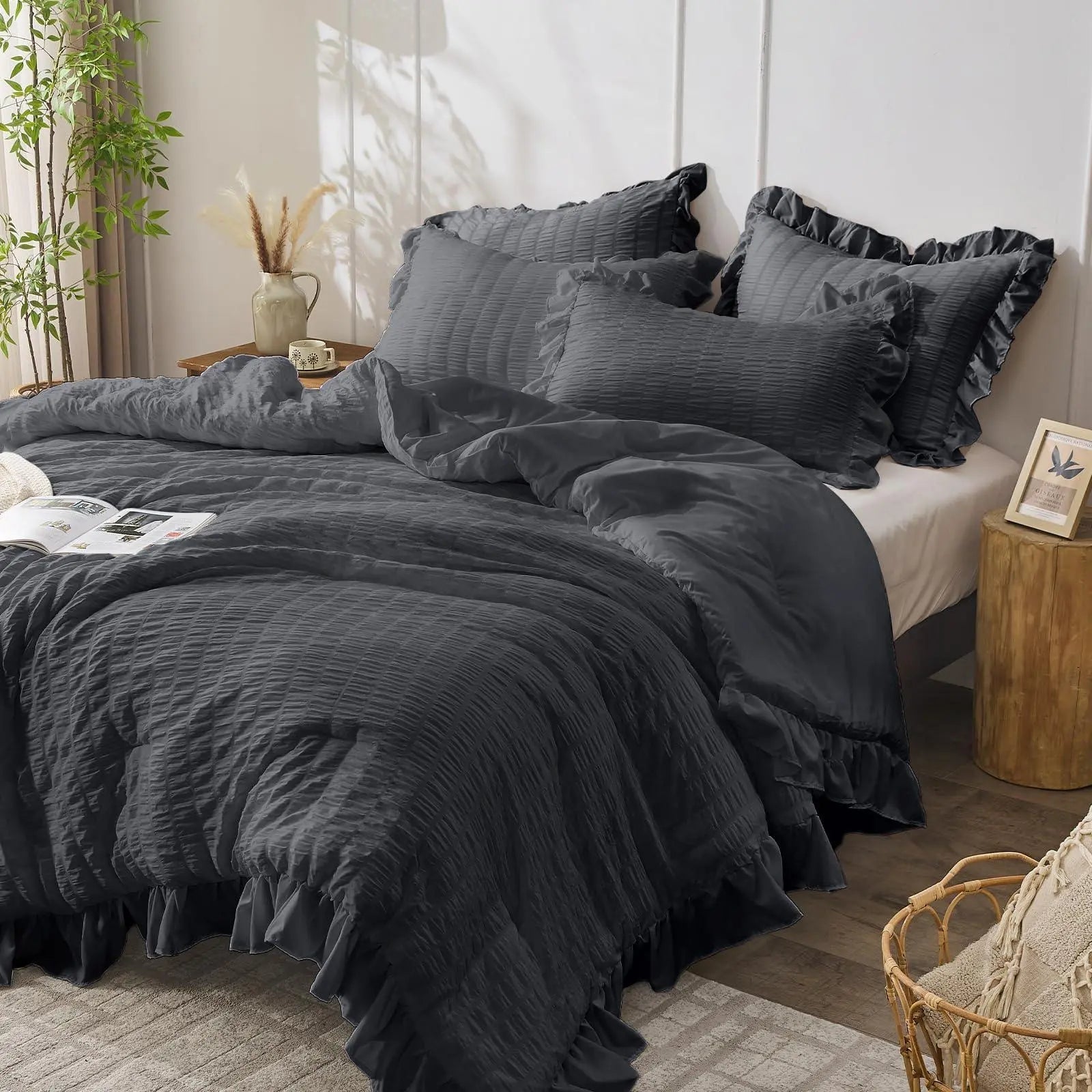 Textured Seersucker Duvet Cover Set with Lace Trim | 3-Piece Wrinkle-Free Bedding with Pillowcases | Lightweight Breathable Comforter | Thomler