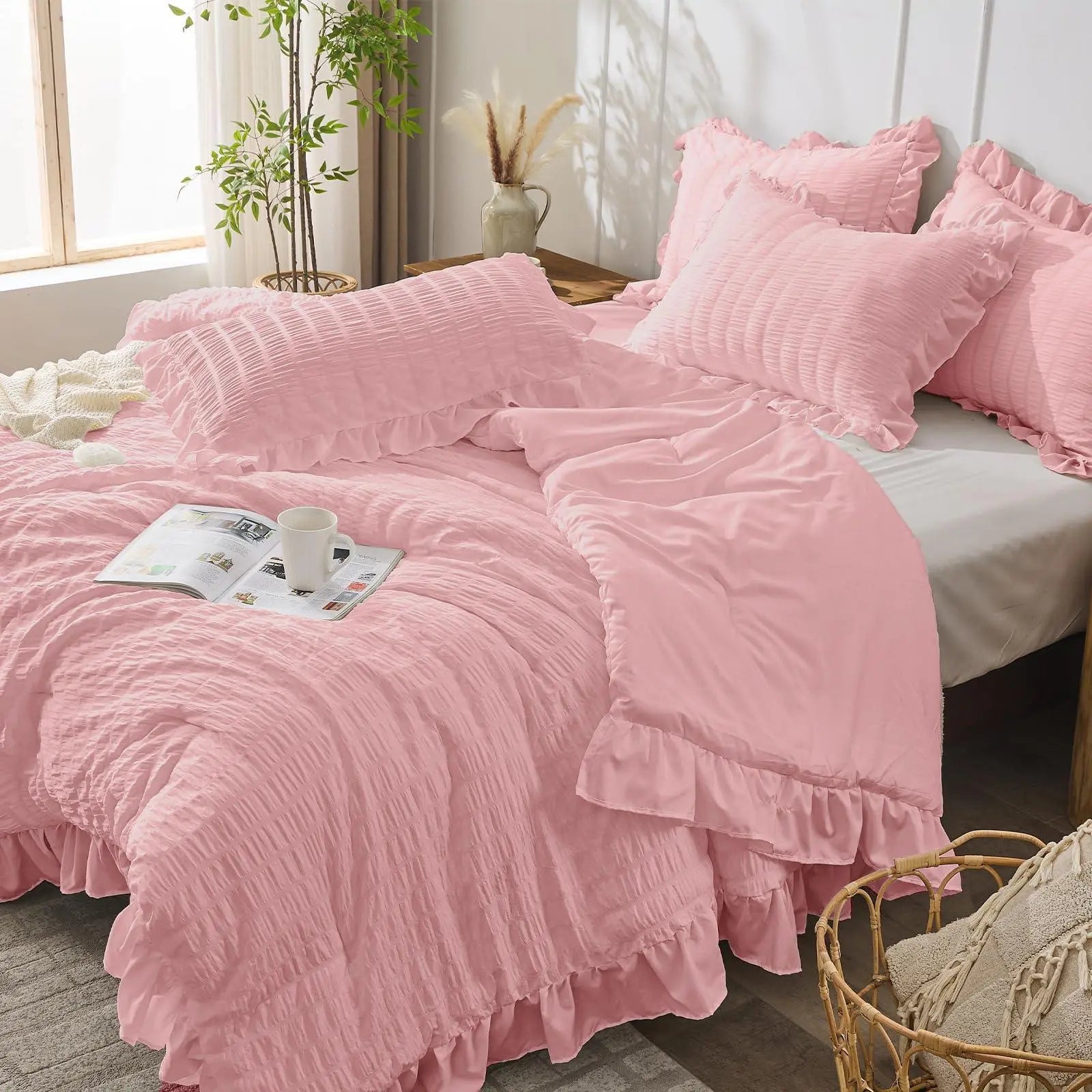 Textured Seersucker Duvet Cover Set with Lace Trim | 3-Piece Wrinkle-Free Bedding with Pillowcases | Lightweight Breathable Comforter | Thomler