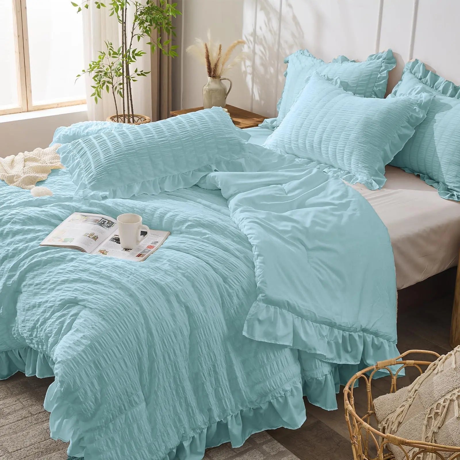 Textured Seersucker Duvet Cover Set with Lace Trim | 3-Piece Wrinkle-Free Bedding with Pillowcases | Lightweight Breathable Comforter | Thomler