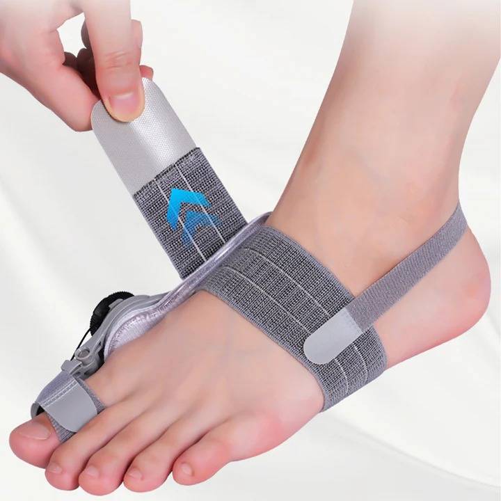 Adjustable Toe Straightener with Hinge System for Hallux Valgus Relief & Foot Alignment – Silicone Spacer for Day & Night Support | Thomler