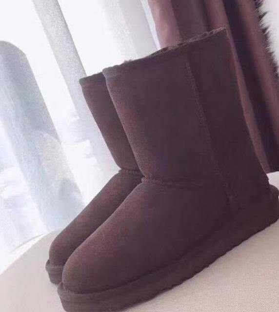 Faux Shearling Ankle Boots – Round Toe Slip-On Winter Boots for Women with Flat Sole & Warm Fur Lining | Thomler