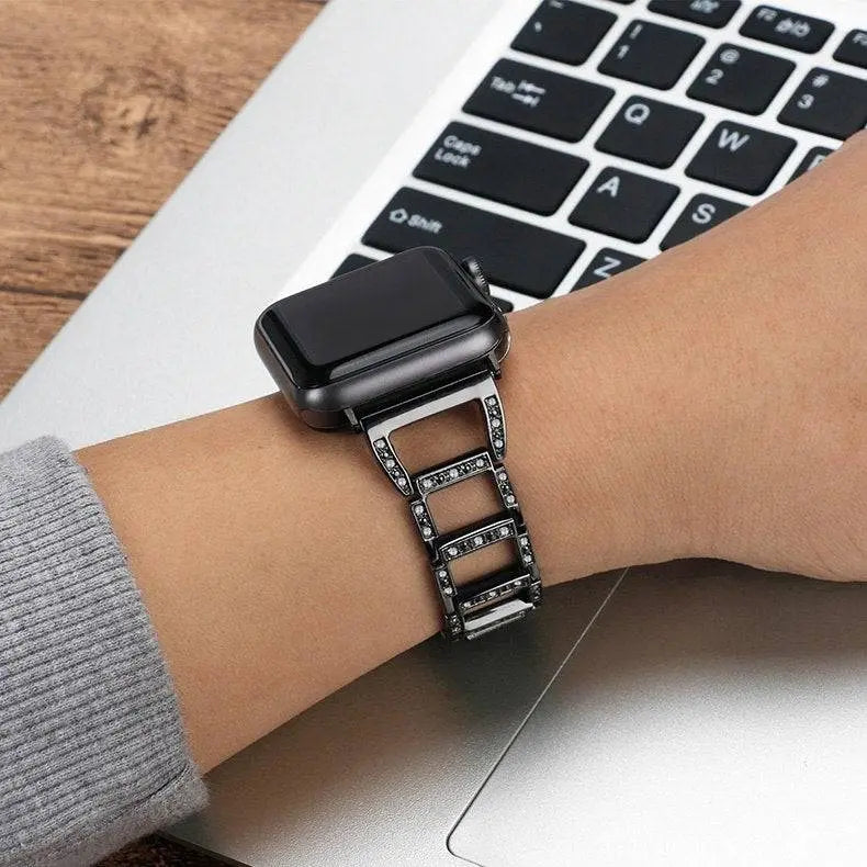 Elegant Bracelet Watch Strap for Apple Watch 38-49mm – Metal Link Band with Jewelry-Style Finish | Thomler