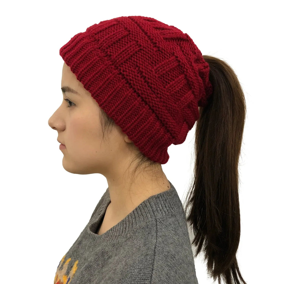Cable-Knit Winter Beanie with High-Ponytail Opening for Active Women – Stretchy Acrylic Wool Design, Soft & Warm for Workouts, Daily | Thomler