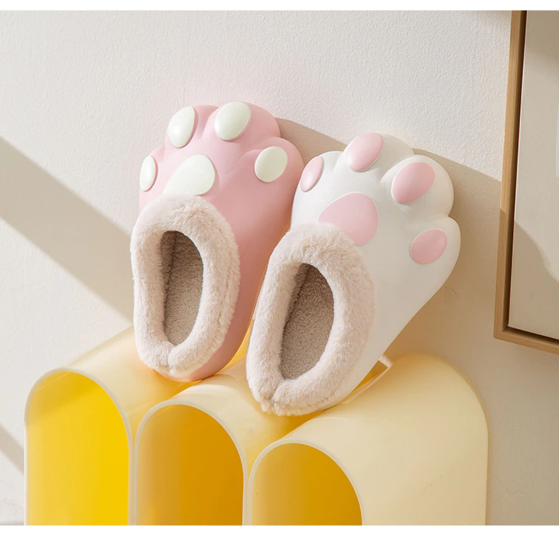 Plush Cat Paw Slippers with Fleece Lining – Cozy Winter House Shoes for Women & Men | Thomler