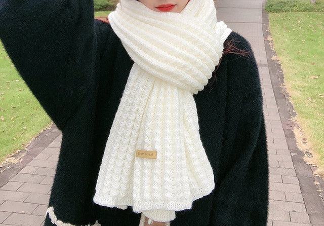 Handcrafted Women's Scarf – Soft Wrap Shawl for Fall & Winter Outfits, Elegant Fashion Accessory | Thomler