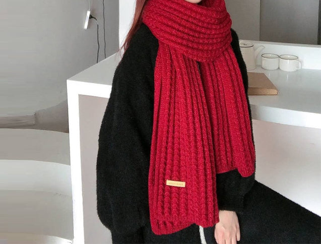 Handcrafted Women's Scarf – Soft Wrap Shawl for Fall & Winter Outfits, Elegant Fashion Accessory | Thomler