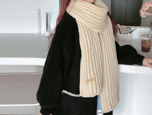 Handcrafted Women's Scarf – Soft Wrap Shawl for Fall & Winter Outfits, Elegant Fashion Accessory | Thomler