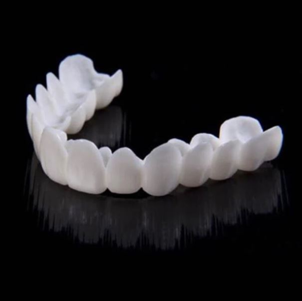 Moldable Snap-On Veneers for Upper & Lower Teeth – Custom-Fit Cosmetic Cover for a Natural White Smile | Thomler