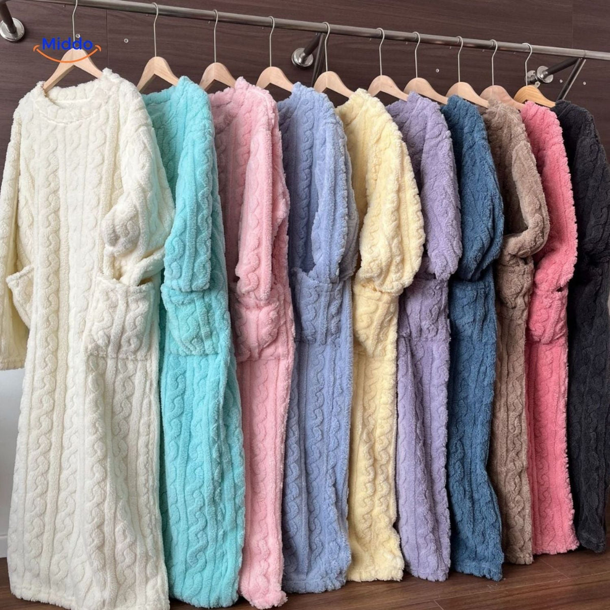Floor-Length Fleece Wearable Blanket with Pockets – Cozy Indoor Loungewear | Thomler
