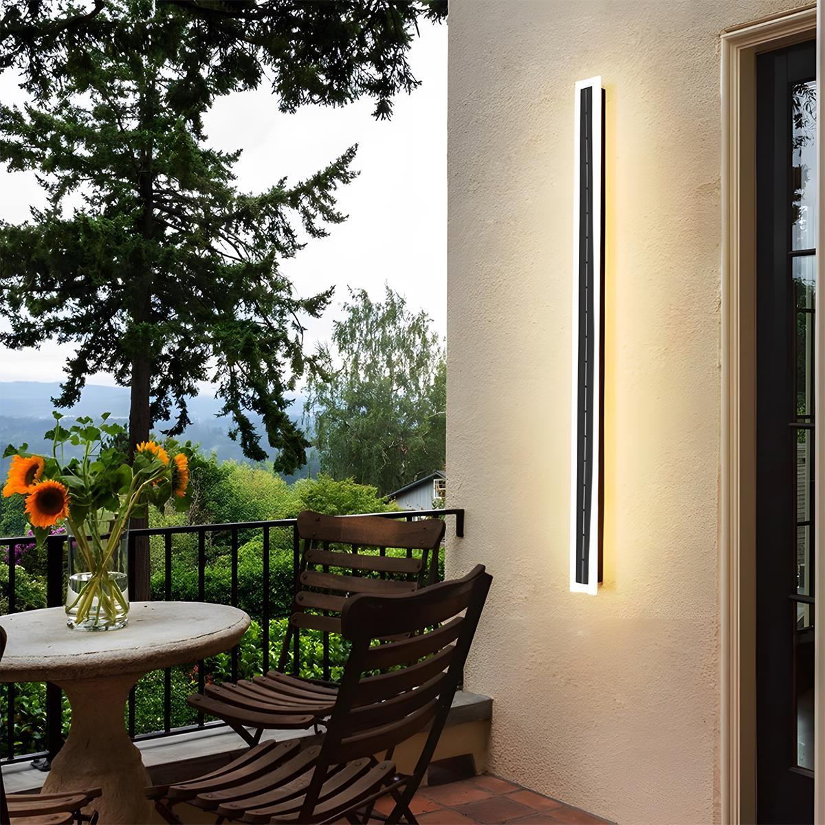 Rechargeable Sunlight-Harvesting Exterior Accent Fixture for Deck Entrance Yard Garden Pathway Facade | Thomler