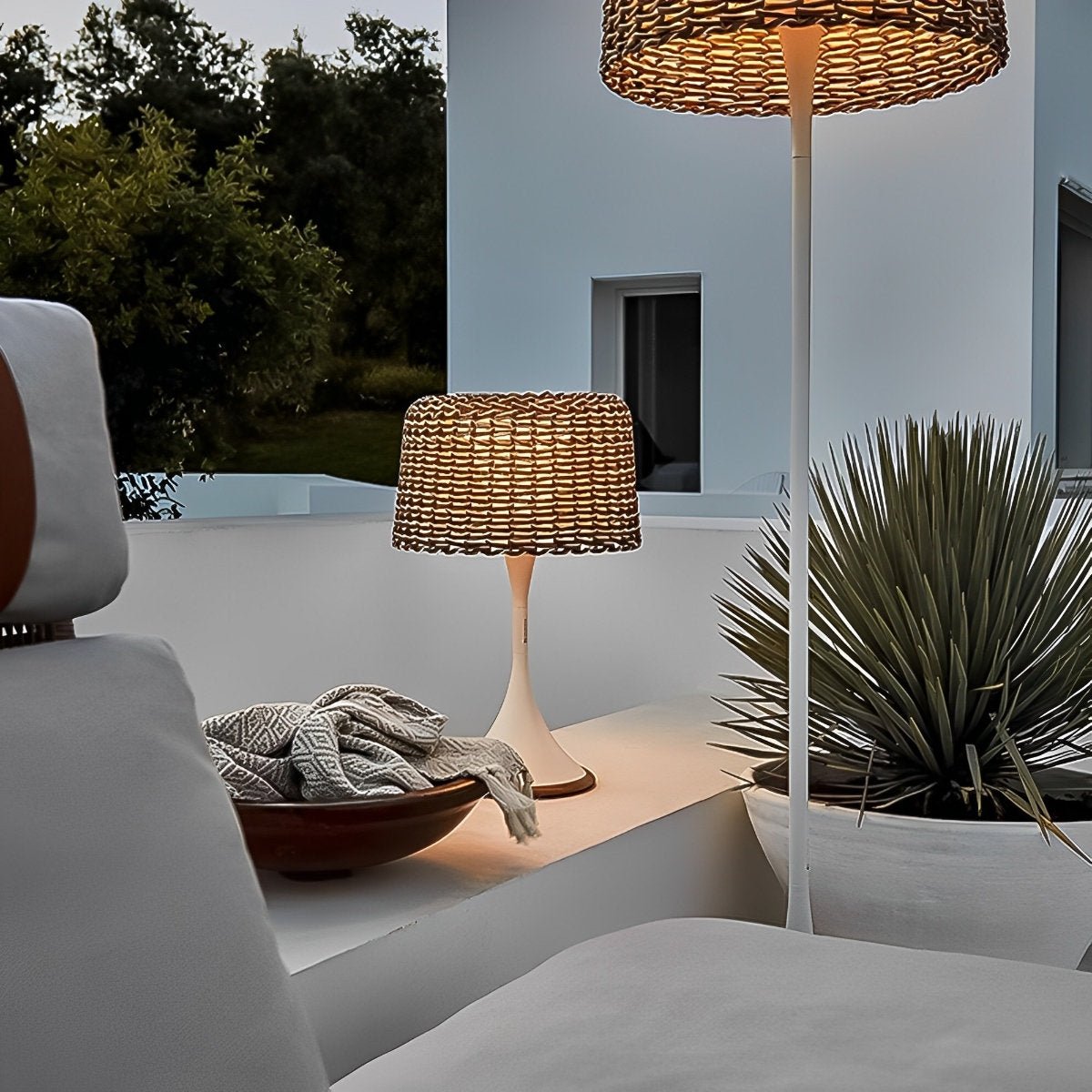 Floor Lamp Synthetic Rattan 176.0 cm White Outdoor Patio Solar LED Garden Lighting Waterproof | Thomler