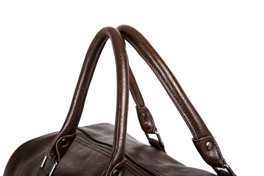 Weekender Overnight Bag in Vegan Leather – Roomy Interior with Shoulder Strap & Padded Grips for Airport Travel | Thomler