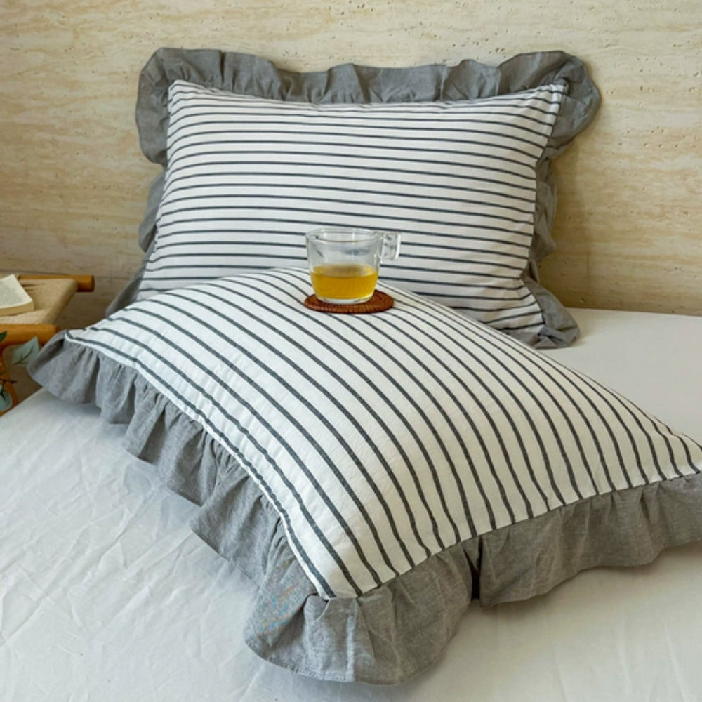 Queen Microfiber Pillowcase with Ruffle Trim & Zipper Closure – Vintage Stripe Pattern for Bedroom Décor – Soft Breathable Fabric | Thomler