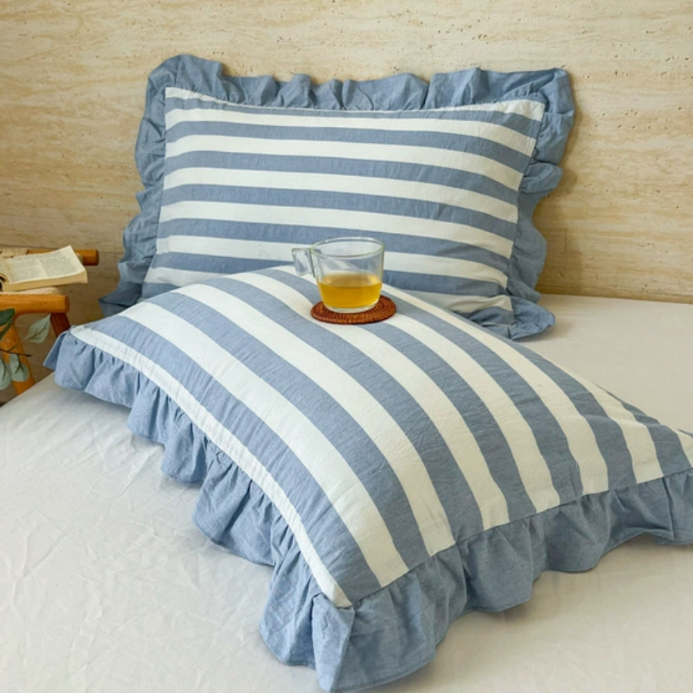 Queen Microfiber Pillowcase with Ruffle Trim & Zipper Closure – Vintage Stripe Pattern for Bedroom Décor – Soft Breathable Fabric | Thomler